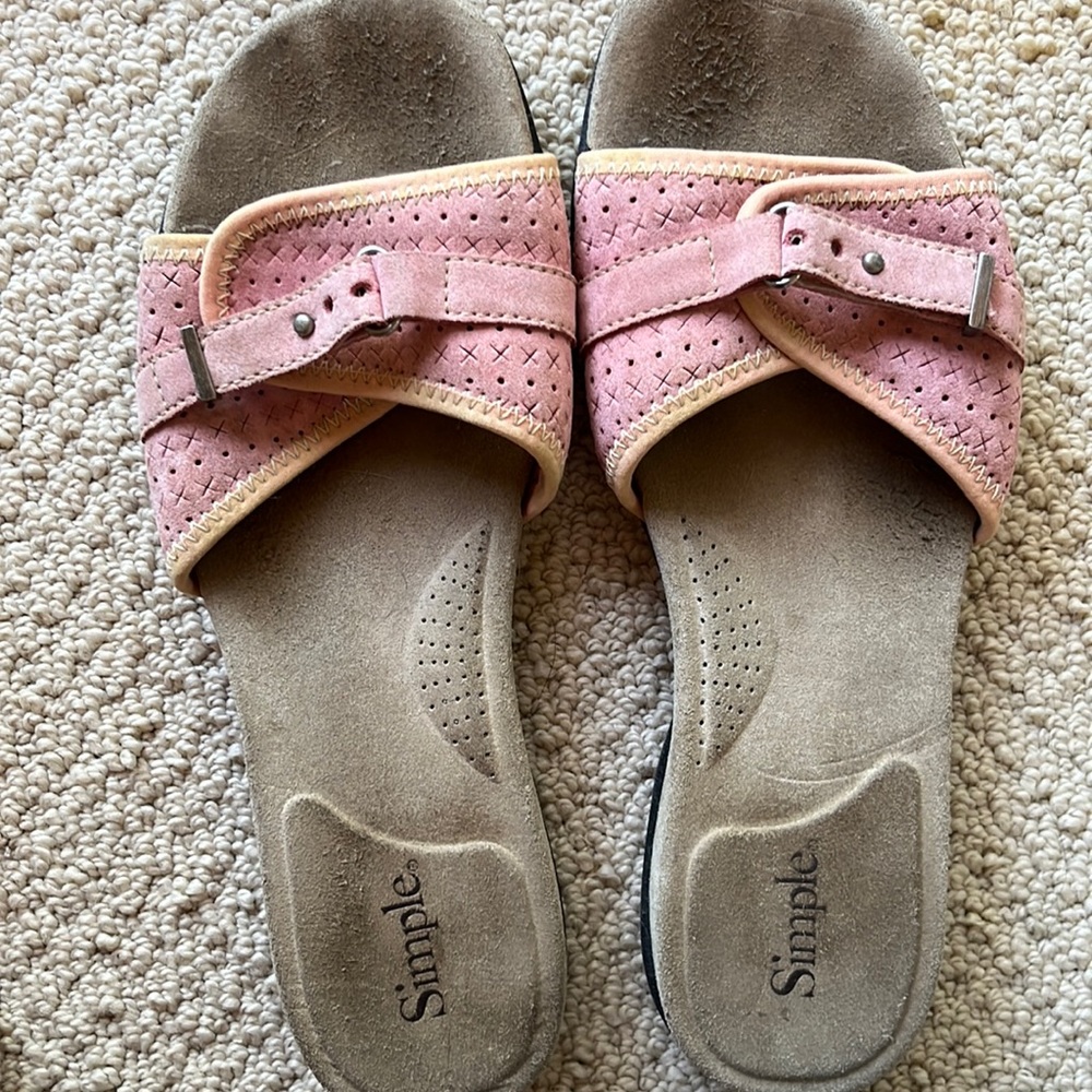 Simple pink slides size 10